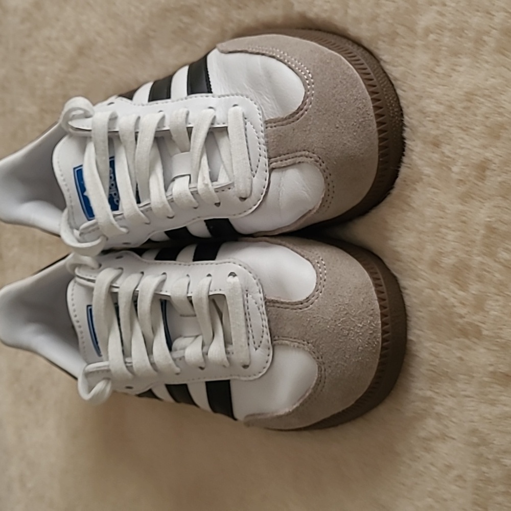 Samba OG shoes in Cloud White / Core Black / Size 6 Men / 7 Women - Picture 8 of 11